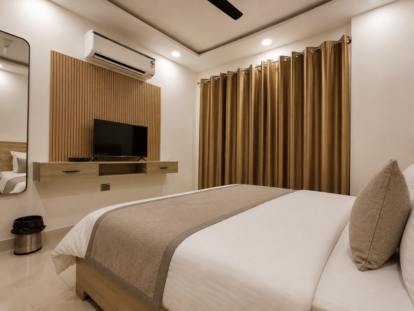 Woodmark Balcony Room